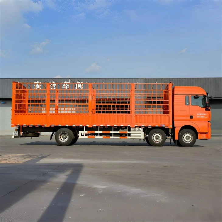 SINOTRUK SITRAK G7H 480HP 8x4 LNG Stake Cargo Truck 9.5m Fence Truck For Sale